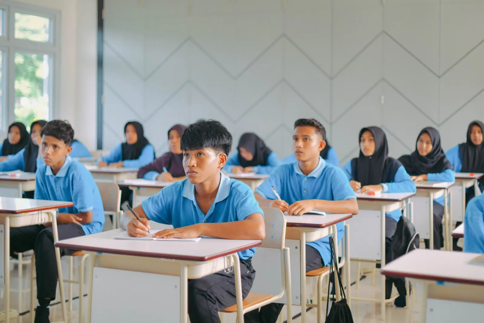 Siswa belajar di ruang kelas